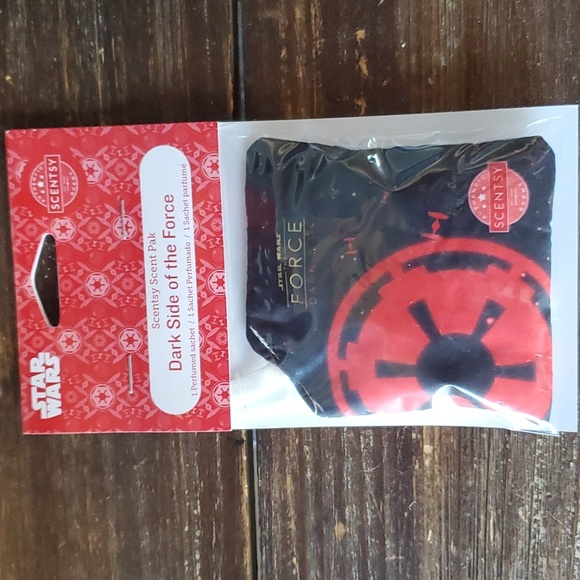 NIB Scentsy Buddy Darth Vader - Picture 2 of 7